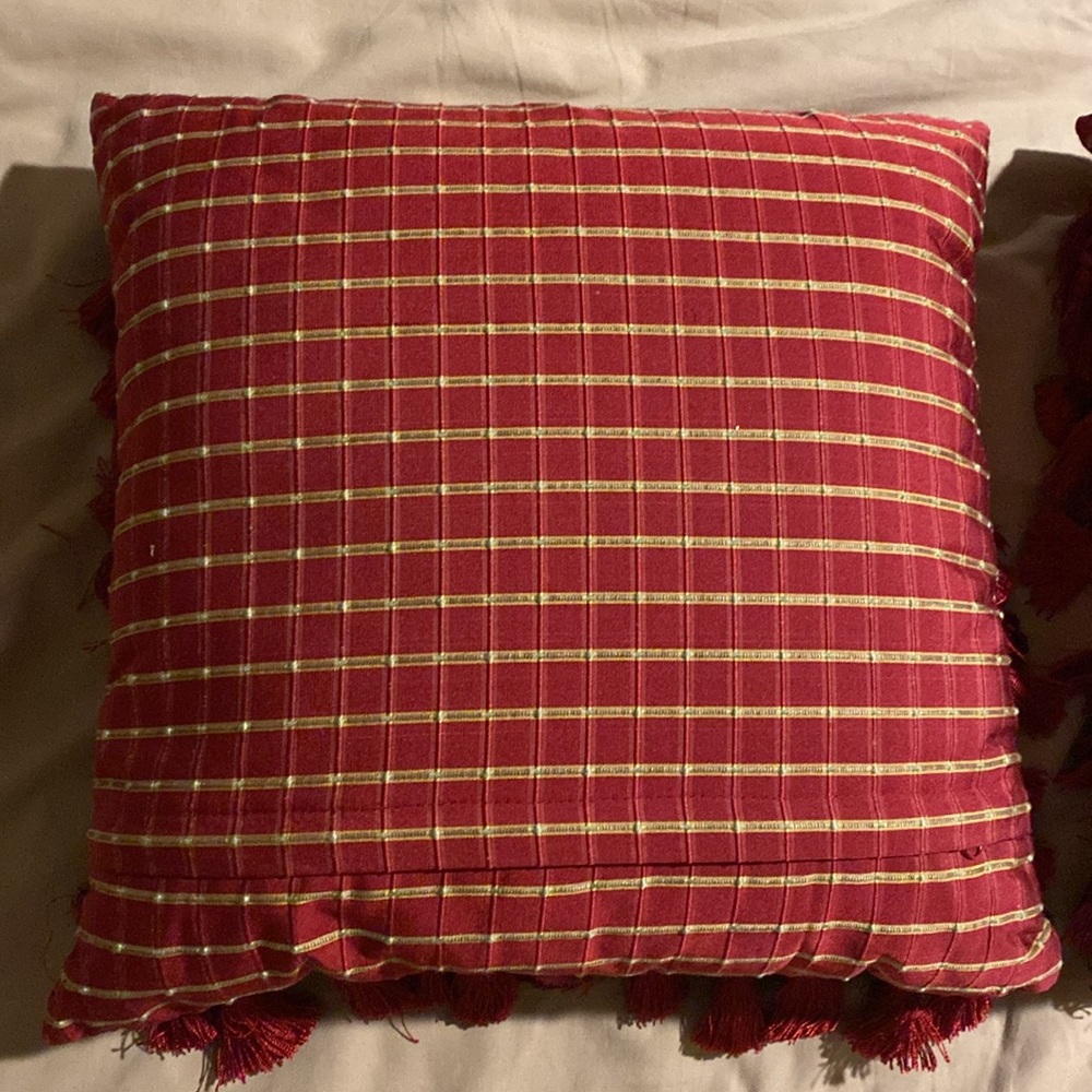 Decorative embellished embroidered Christmas pillows. - Picture 3 of 7